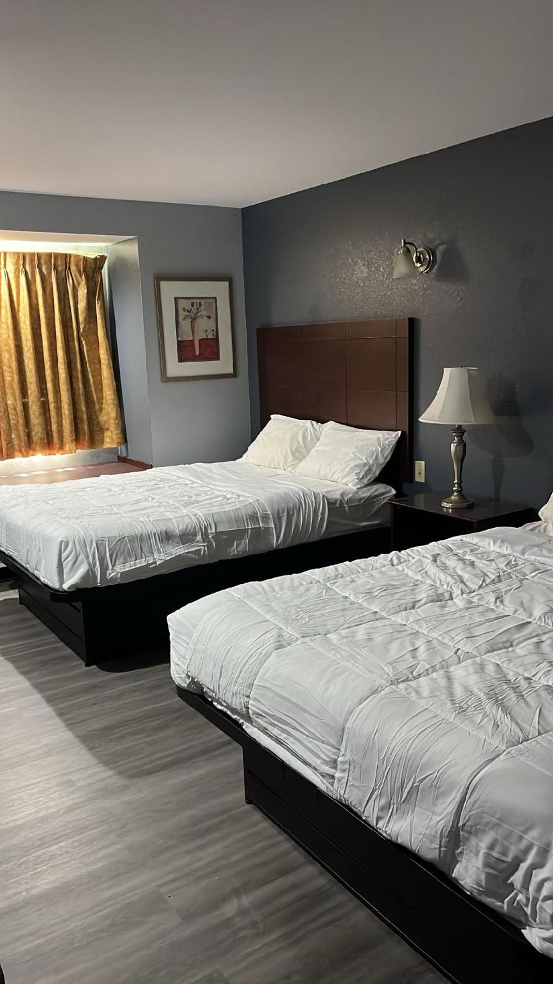 Blisspoint Inn & Suites, Northwood Eksteriør bilde